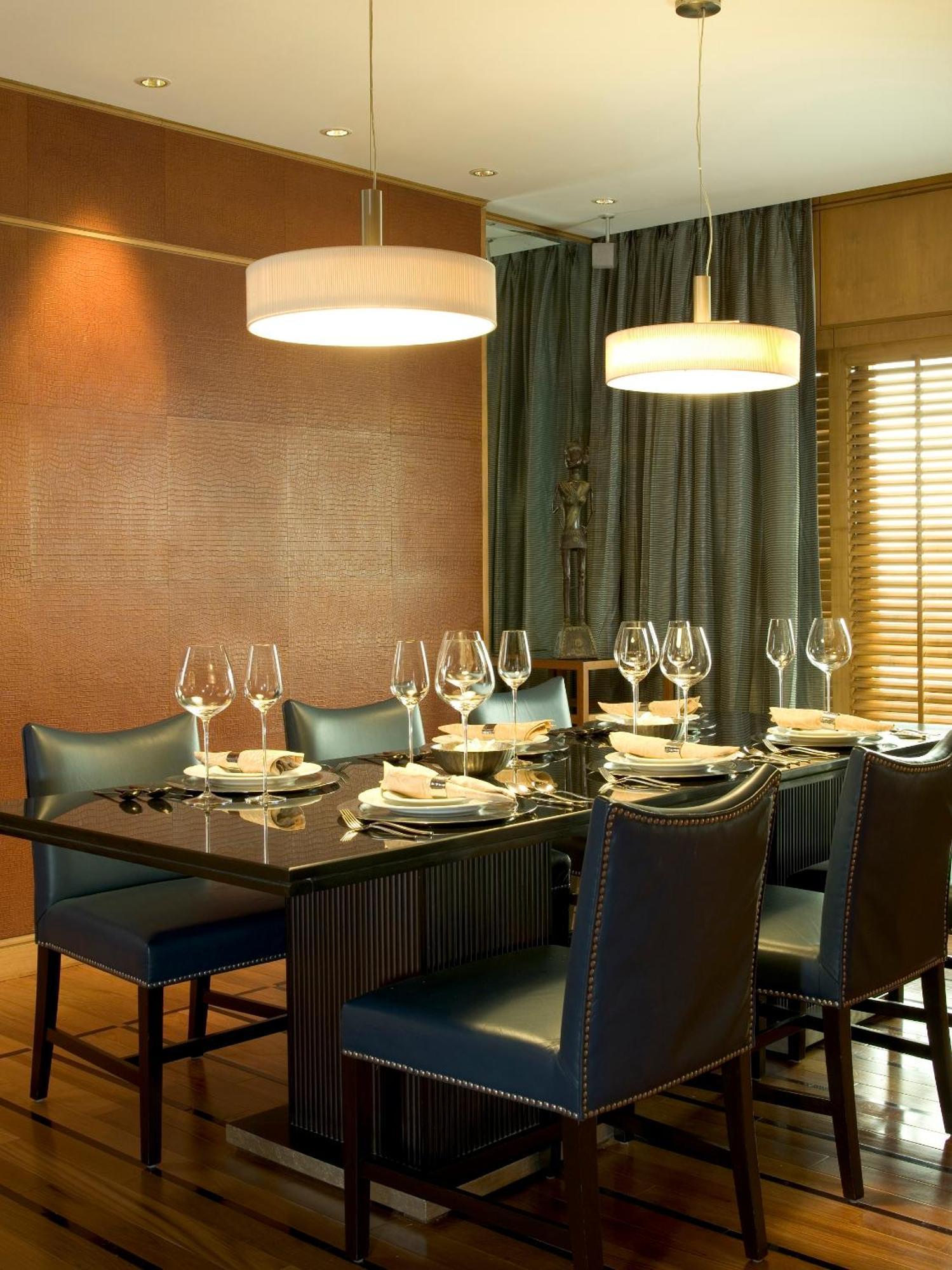 Отель Taj Lands End Мумбаи Экстерьер фото A dining room