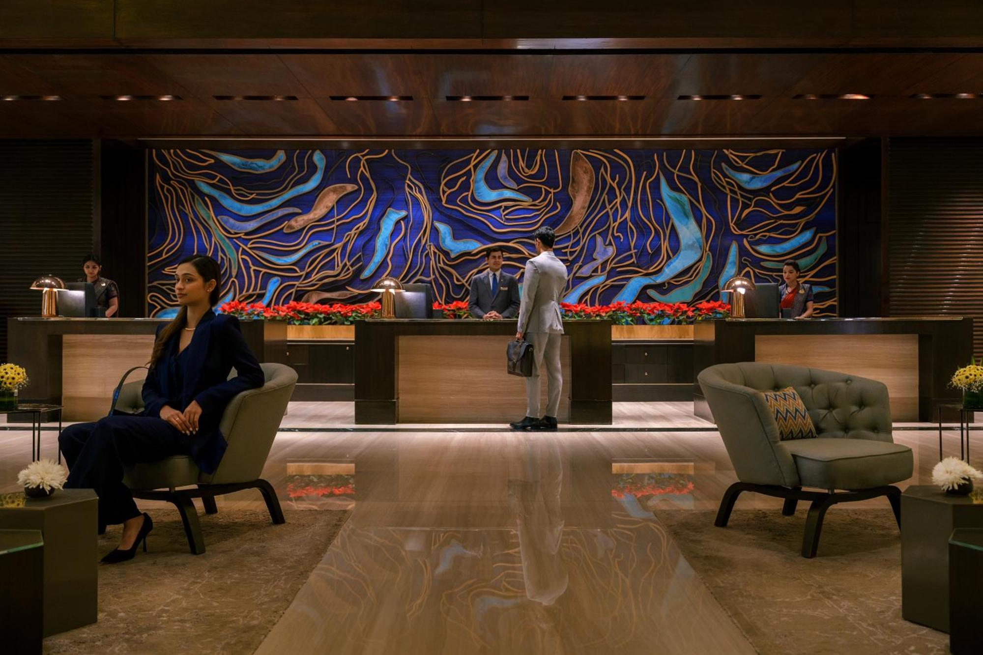 Отель Taj Lands End Мумбаи Экстерьер фото The lobby of the hotel