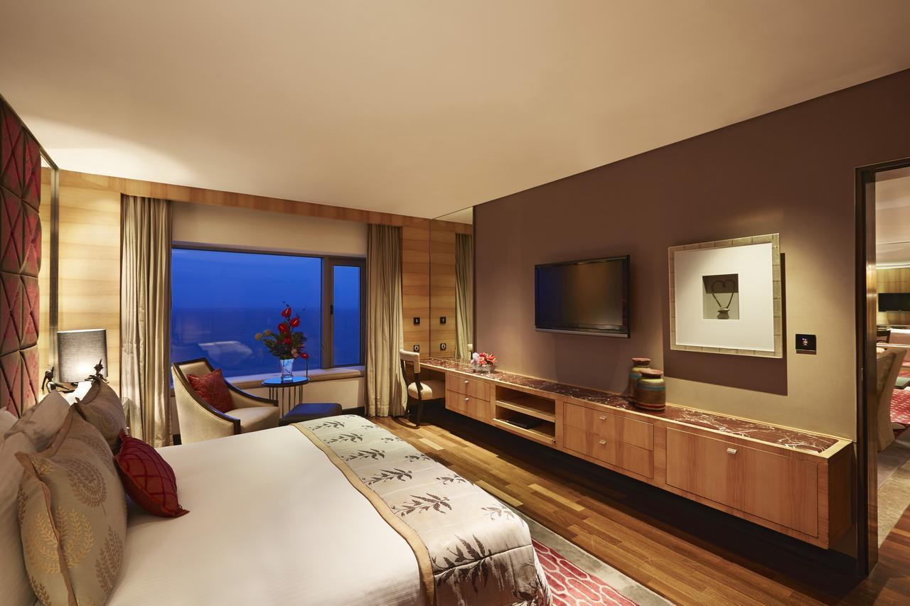 Отель Taj Lands End Мумбаи Экстерьер фото